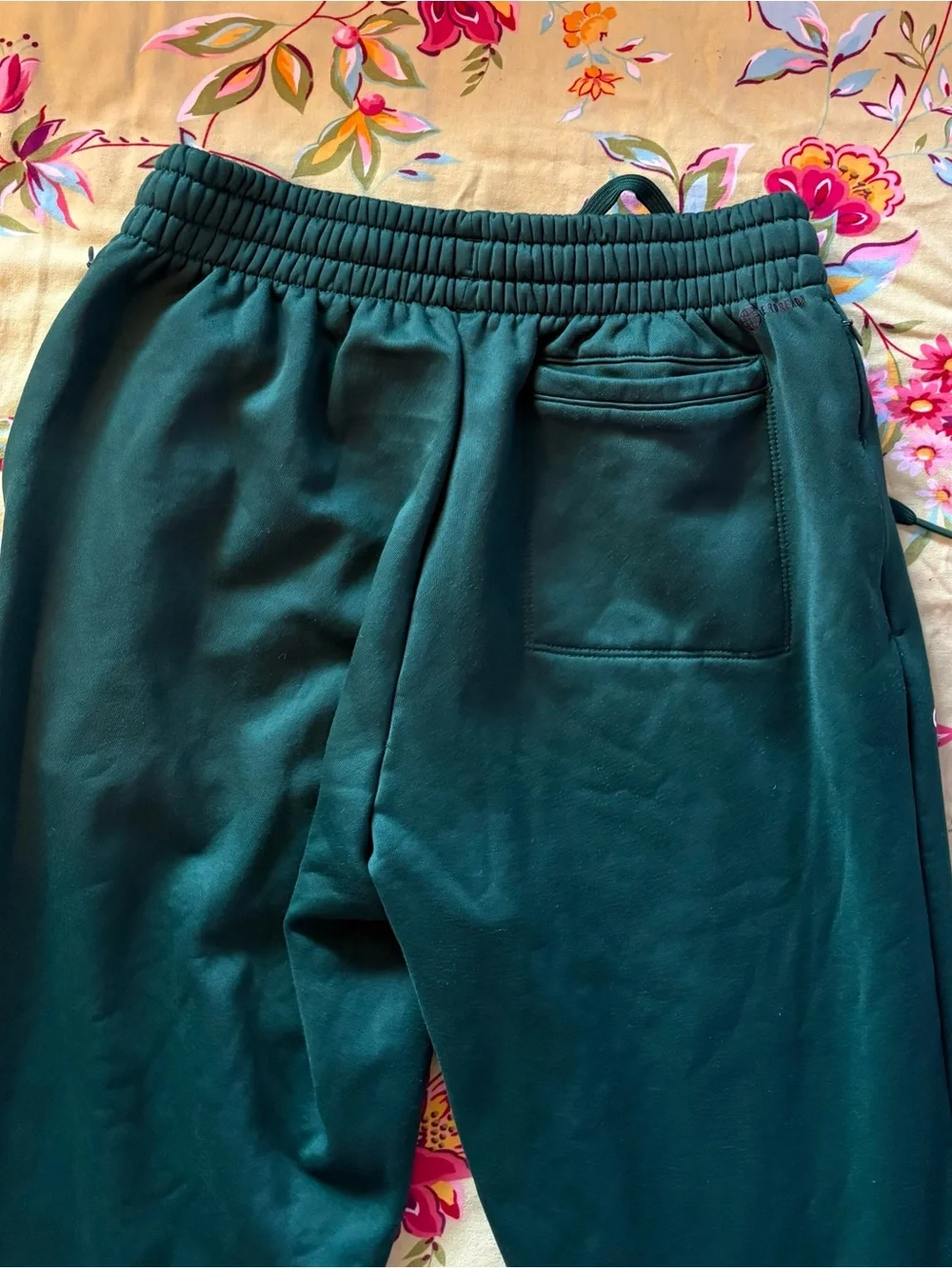 Adidas USF South Florida Bulls team issued green sweatpants men’s medium